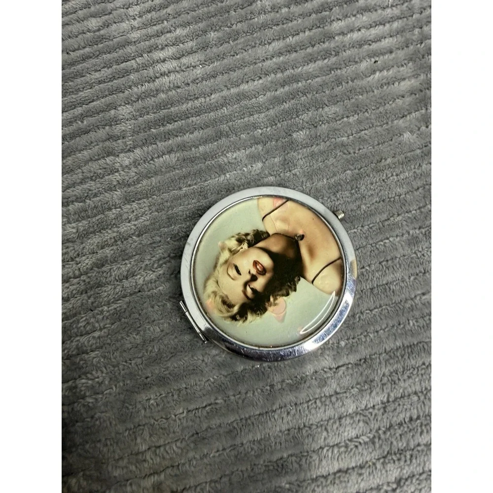marilyn monroe Mirror No Mirror